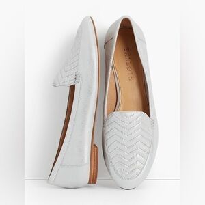 TALBOTS RYAN WOMEN'S QUILTED METALLIC silver LEATHER FLAT LOAFER SZ 9M